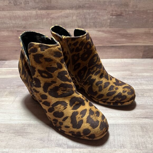 Leopard Print Wedge Ankle Boots 9M Fabric Upper Zip Closure RAMPAGE - Picture 1 of 9